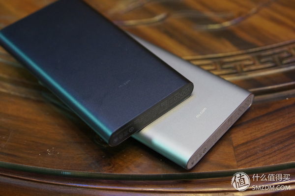 同門相爭?——小米移動電源2和小米移動電源高配版深度對比